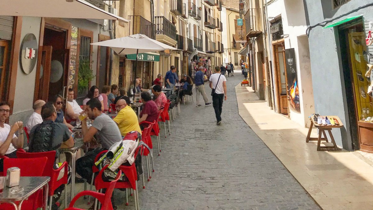 💪 Ce înseamnă să muncești într-un bar în Spania?